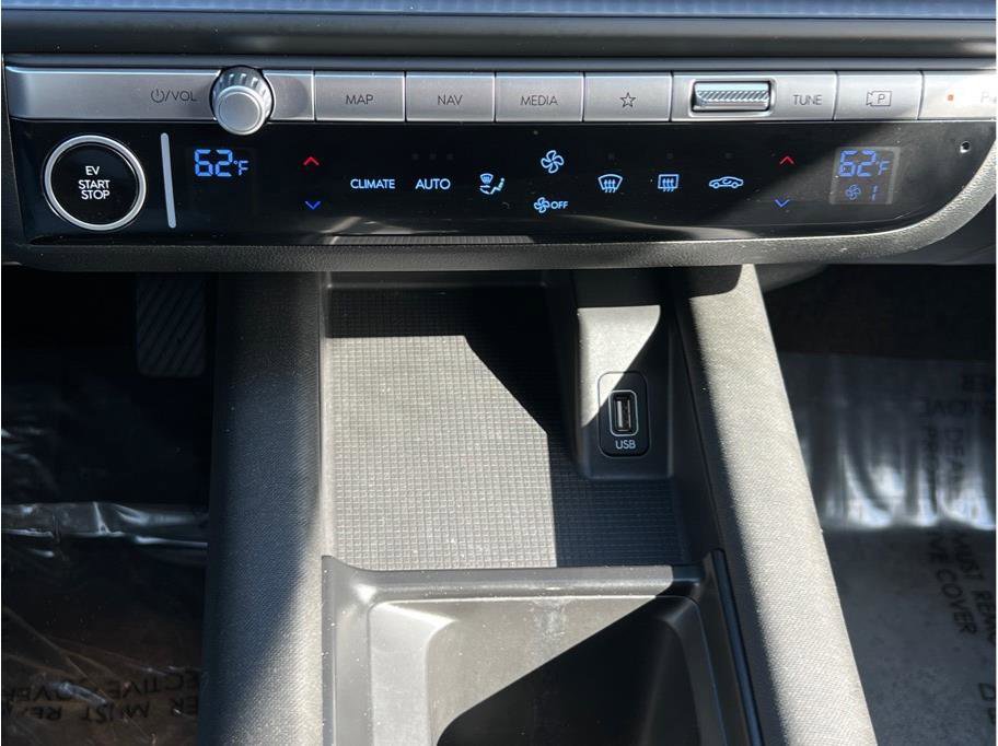 Used 2024 Hyundai Ioniq 6 SE RWD image 18