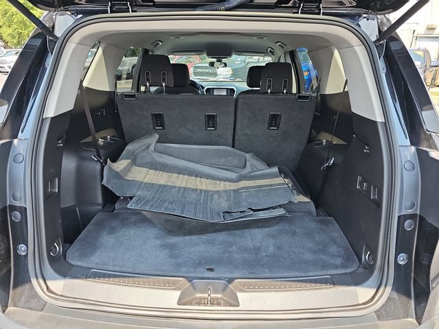 Used 2019 GMC Acadia SLE w/ LPO, Floor Liner Package FWD image 13