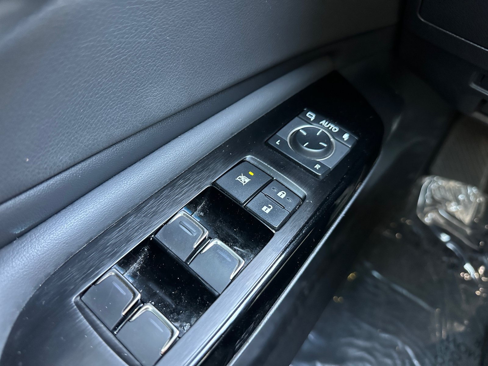 Used 2023 Lexus ES 300h w/ Premium Package FWD image 17
