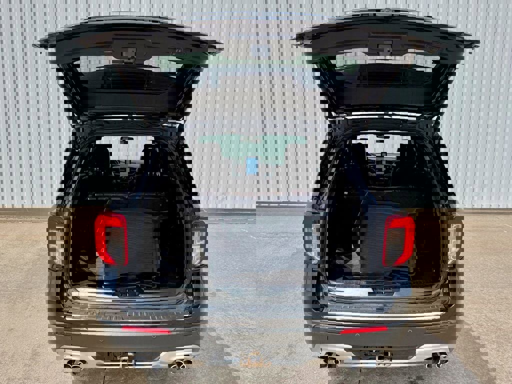 Used 2021 Ford Explorer Platinum w/ Equipment Group 601A AWD/4WD image 17