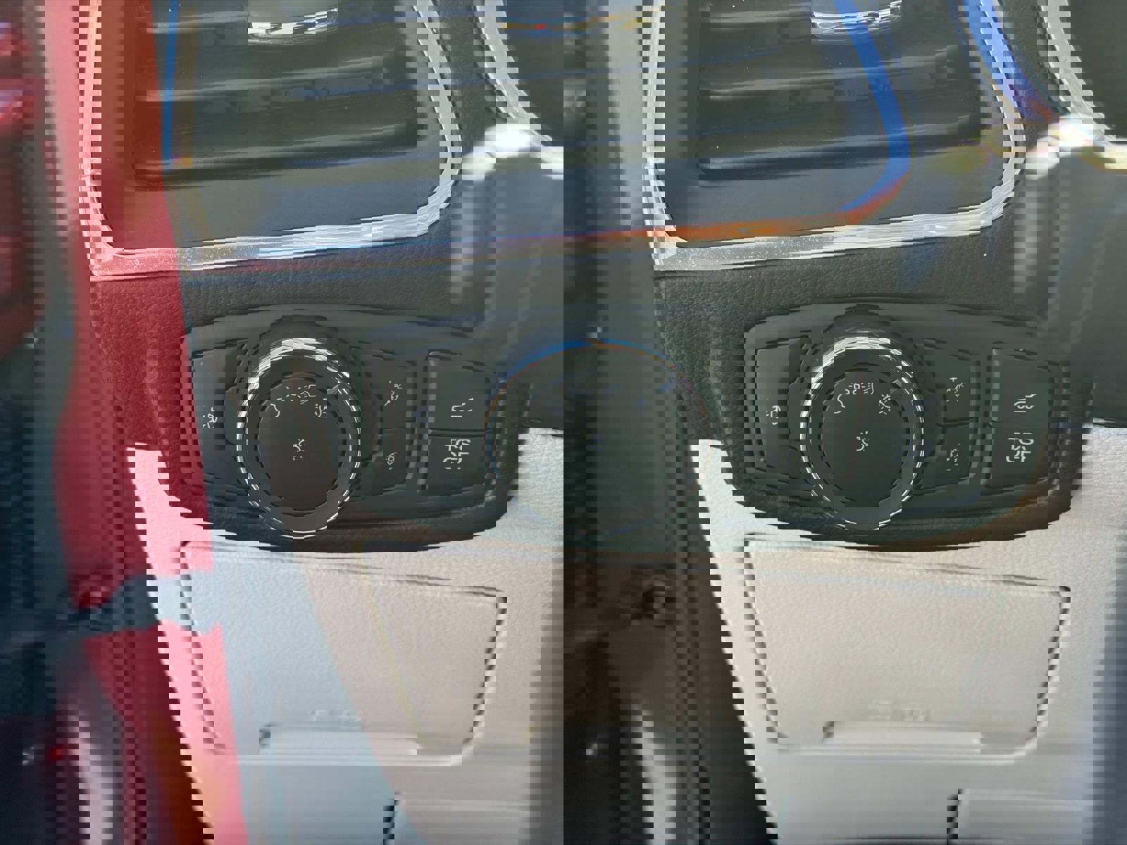 Used 2020 Ford Edge Titanium image 6