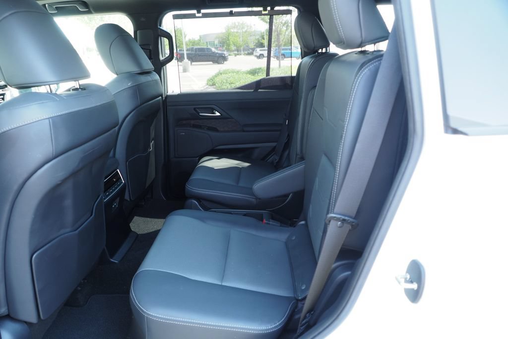 Used 2024 Lexus GX 550 w/ Cold Area Package AWD/4WD image 17