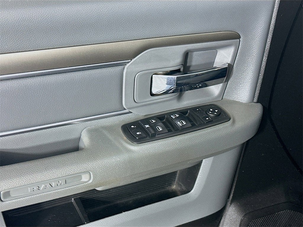 Used 2018 RAM 2500 SLT image 24