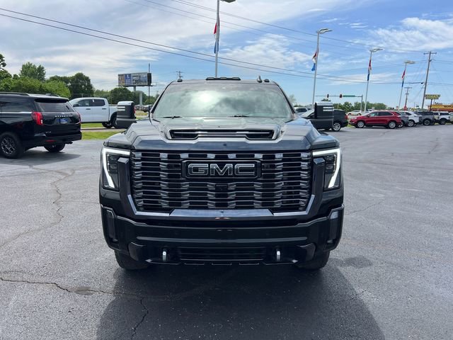 Used 2024 GMC Sierra 3500 Denali Ultimate AWD/4WD image 2
