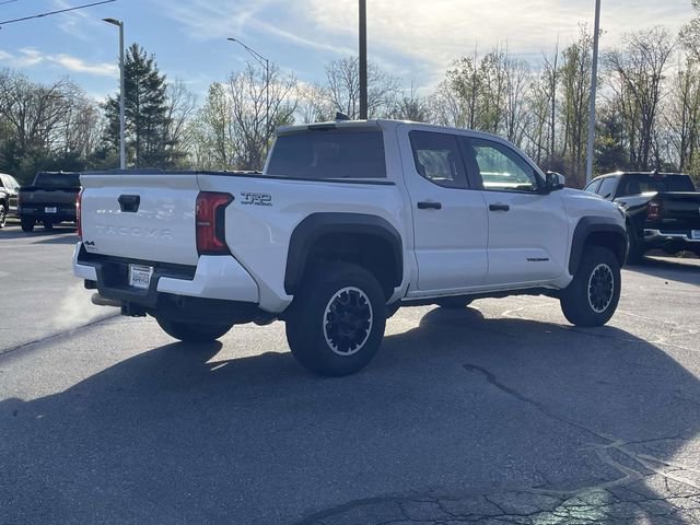 Used 2024 Toyota Tacoma TRD Off-Road image 5