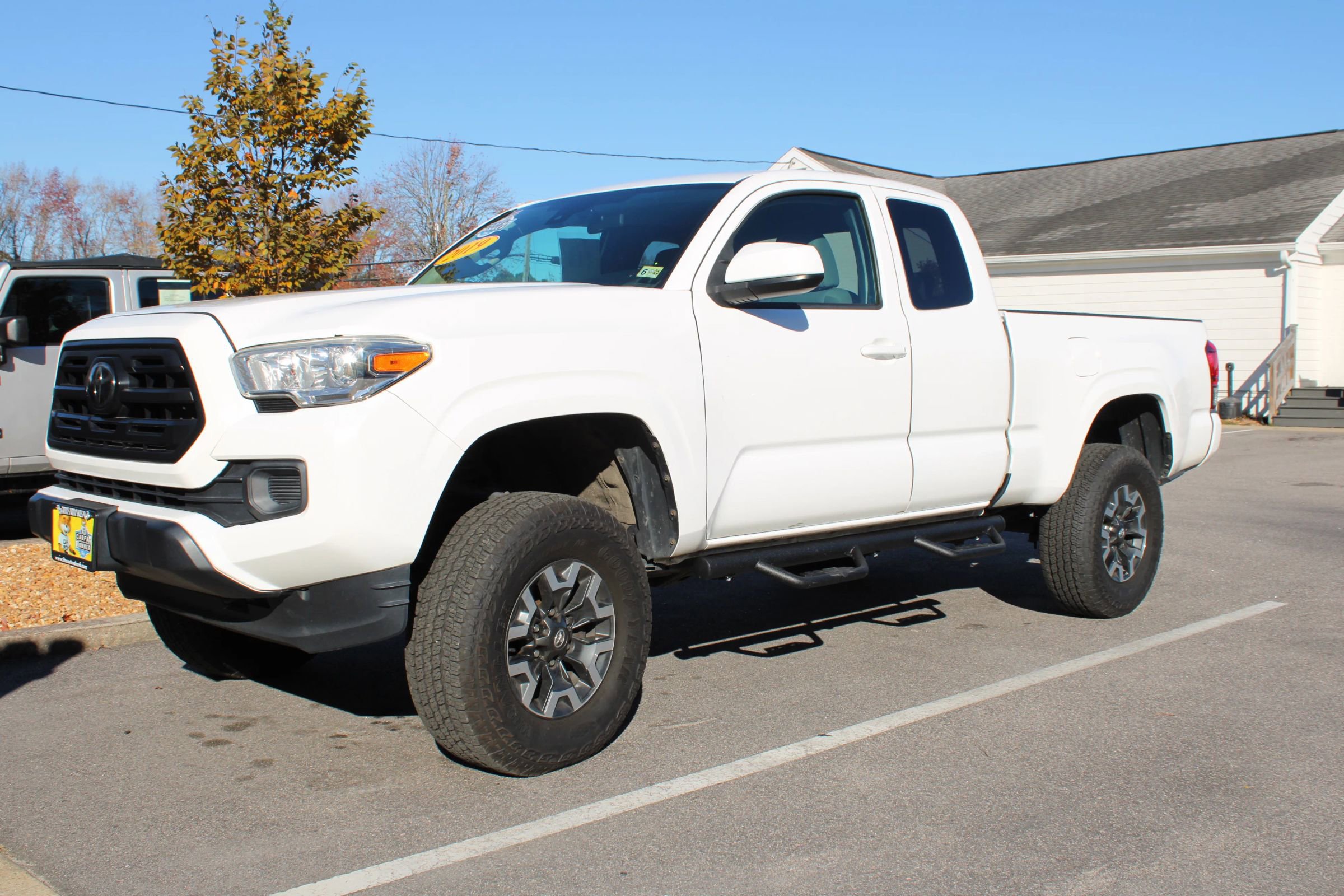 Used 2019 Toyota Tacoma SR w/ SR Convenience Package image 2