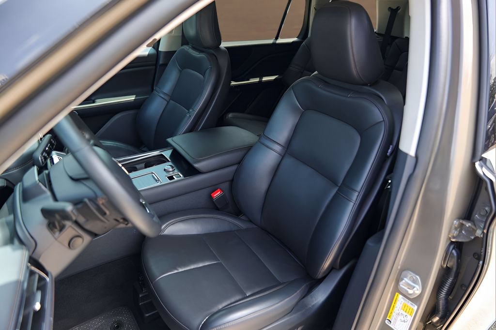 Used 2025 Lincoln Aviator 2WD image 7