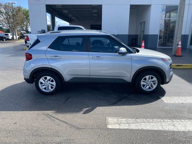 Used 2020 Hyundai Venue SEL image 11