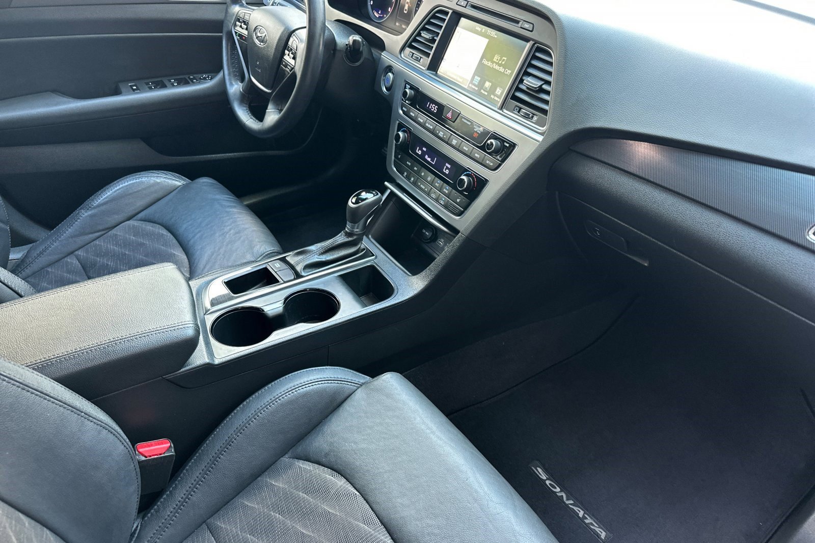 Used 2016 Hyundai Sonata Sport w/ Option Group 03 FWD image 19