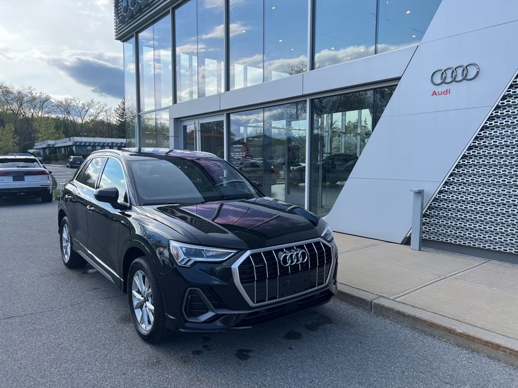 Used 2025 Audi Q3 2.0T Premium w/ Convenience Package AWD/4WD image 3
