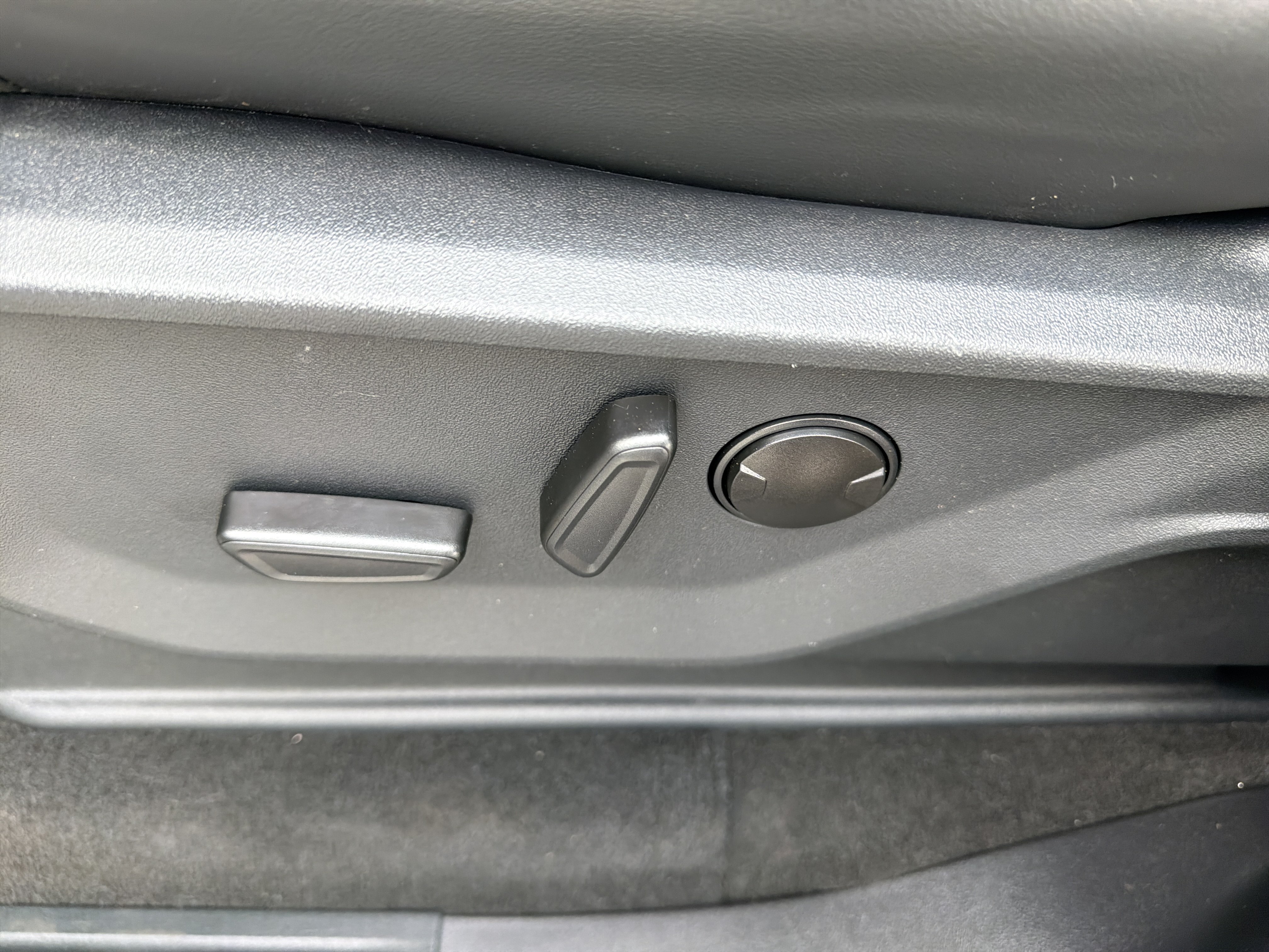 Used 2025 Ford Expedition Tremor AWD/4WD image 19