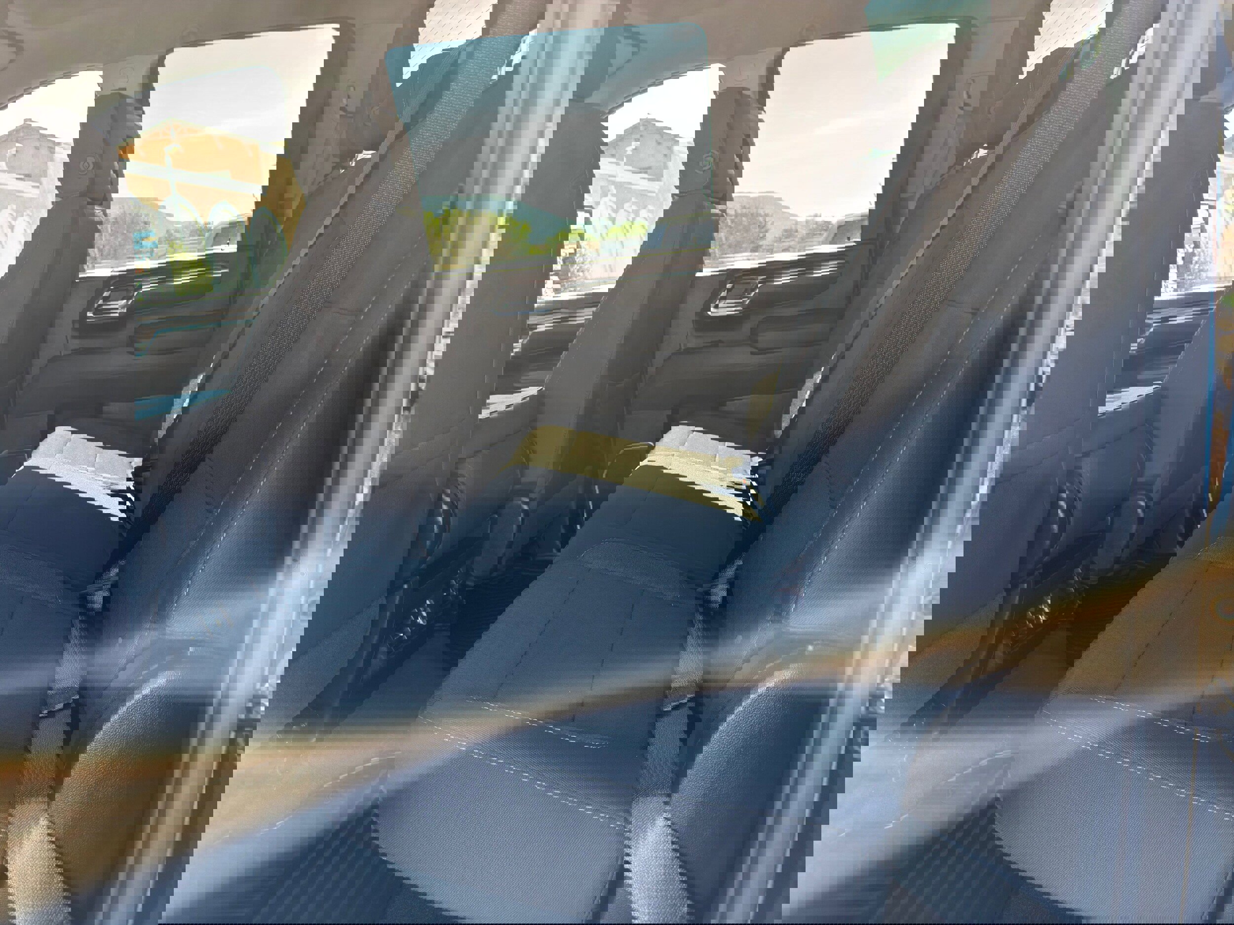 Used 2025 Chevrolet Silverado 2500 LT w/ Convenience Package image 22