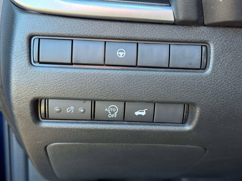 Certified 2025 Nissan Rogue SV image 20