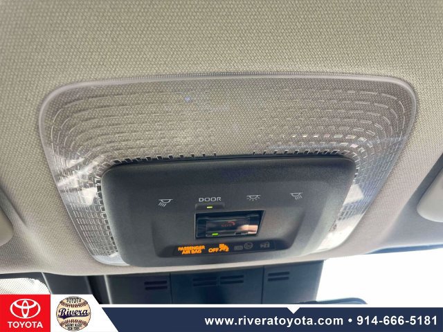 Used 2023 Toyota Prius XLE AWD/4WD image 30