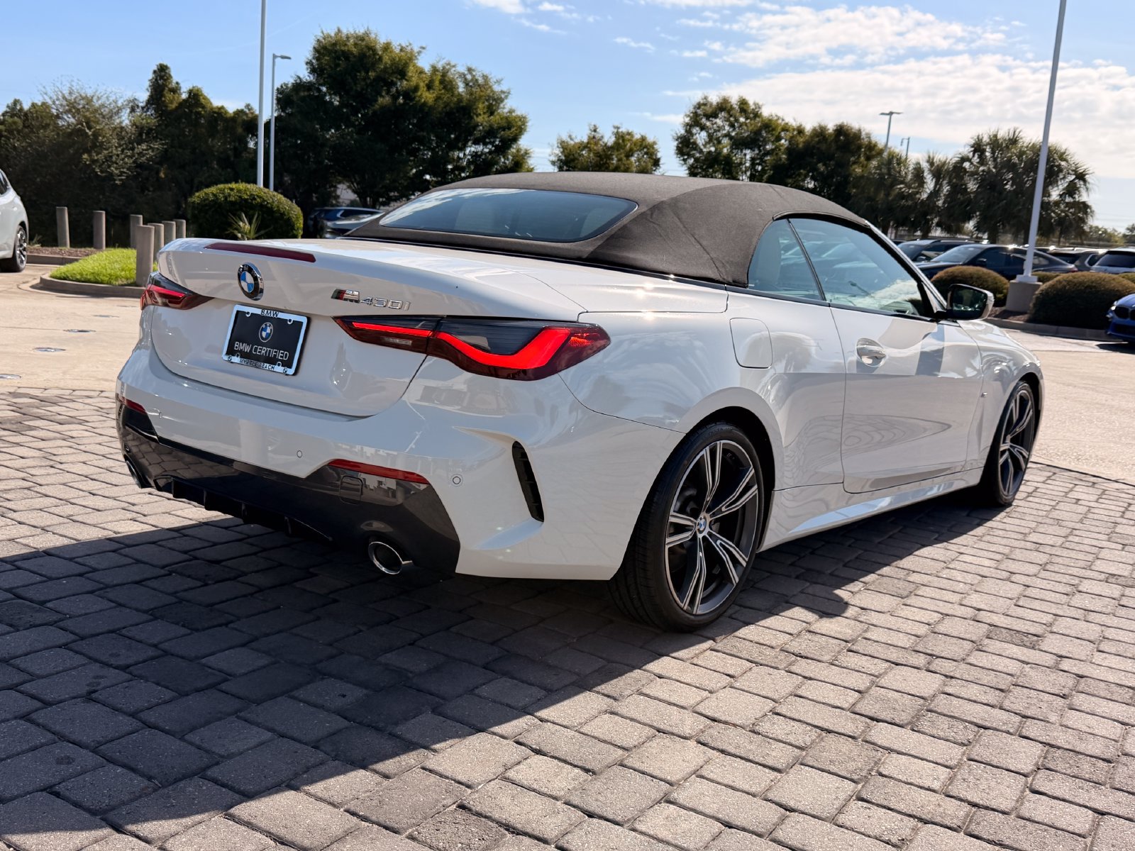 Used 2024 BMW 430i Convertible w/ M Sport Package RWD image 7