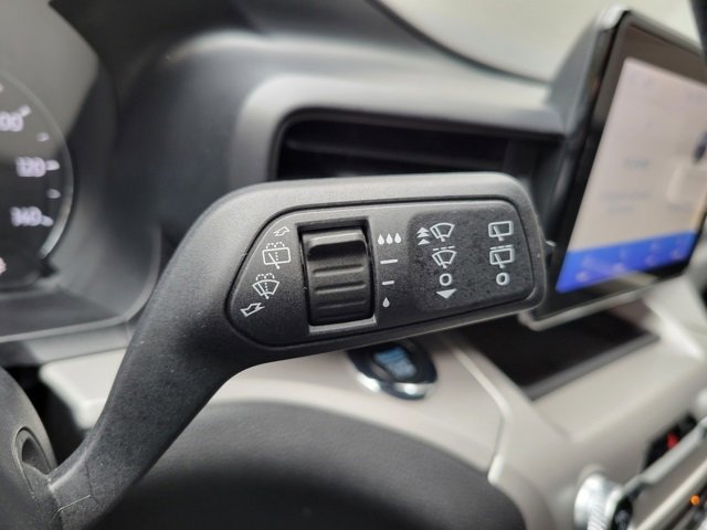 Used 2023 Ford Explorer XLT image 37