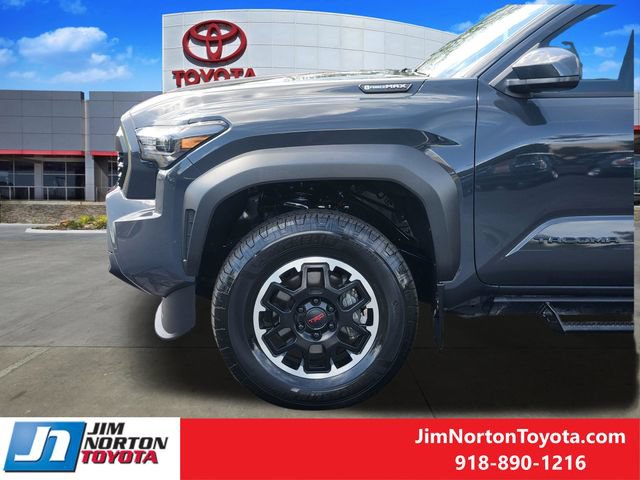 Used 2024 Toyota Tacoma TRD Off-Road AWD/4WD image 9