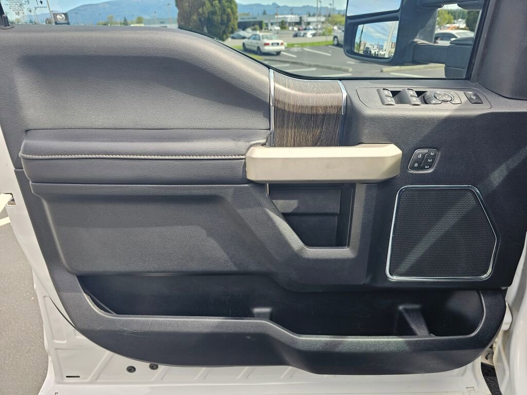 Used 2020 Ford F250 Lariat w/ Lariat Ultimate Package AWD/4WD image 21