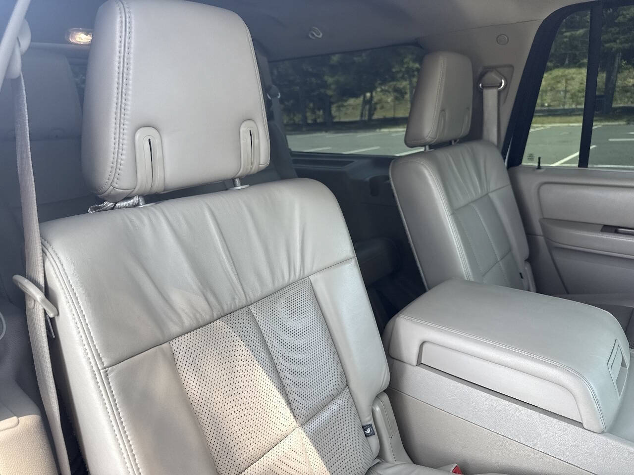 Used 2013 Lincoln Navigator L 2WD w/ HD Trailer Tow Pkg image 19