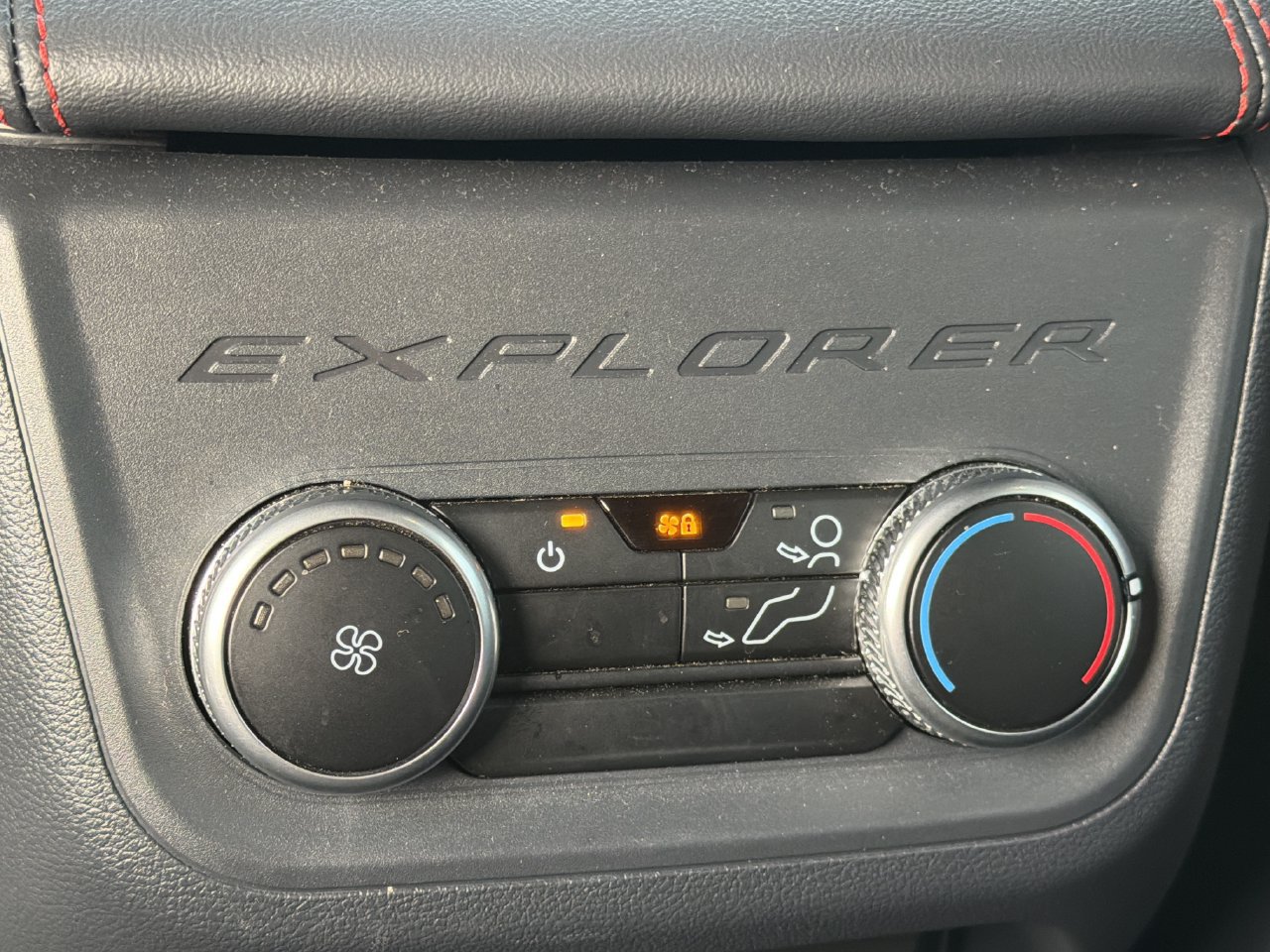 Used 2025 Ford Explorer ST-Line AWD/4WD image 20