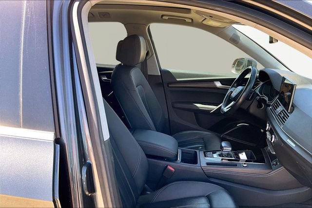 Used 2022 Audi Q5 2.0T Premium Plus w/ Premium Plus Package AWD/4WD image 7