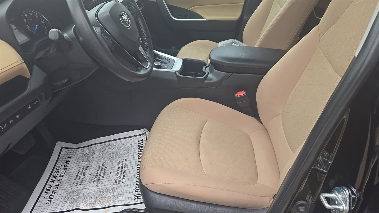 Used 2022 Toyota RAV4 XLE w/ Convenience Package image 18