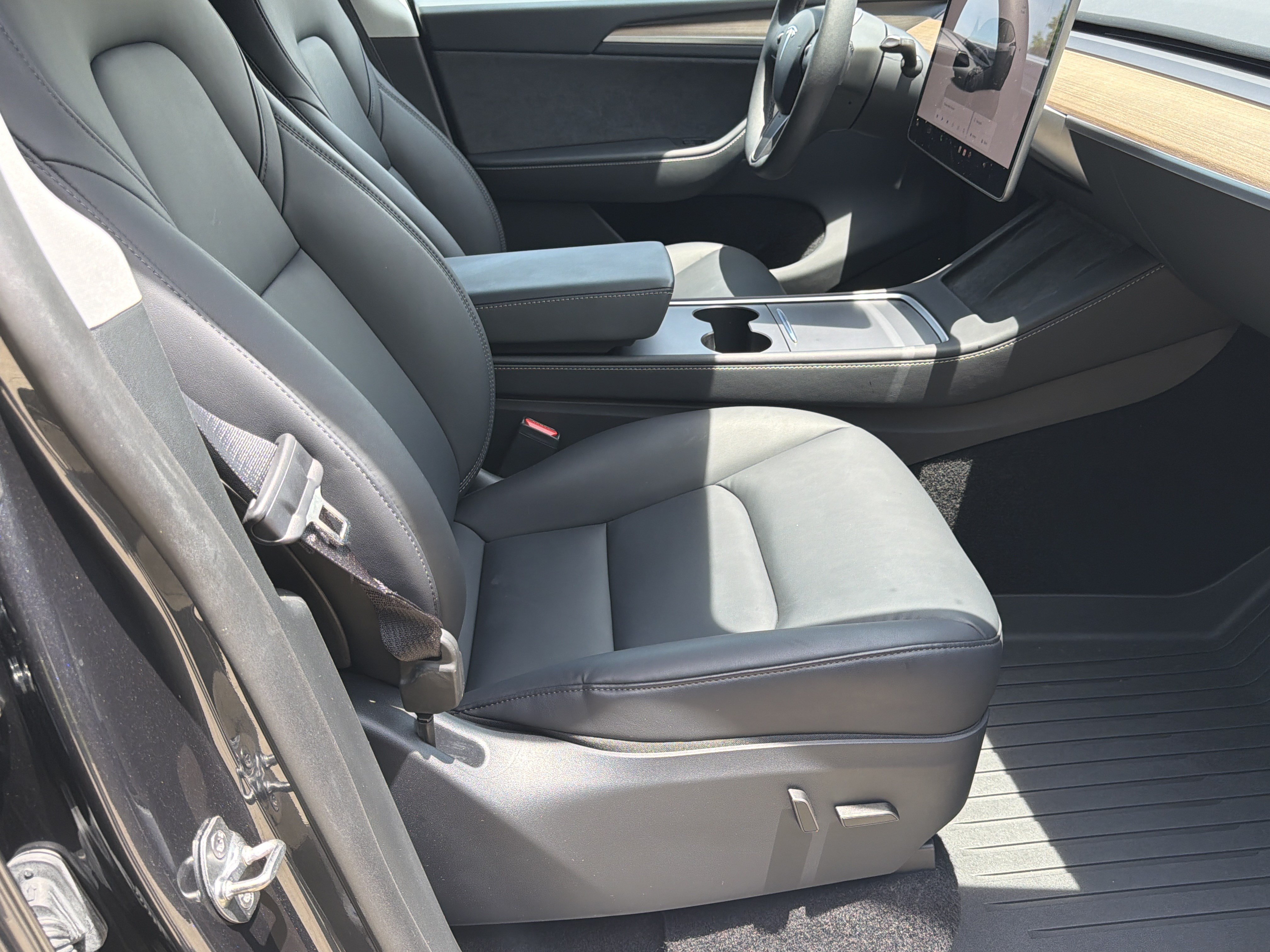 Used 2025 Tesla Model Y Long Range RWD image 13