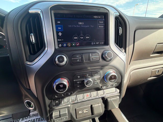 Used 2022 GMC Sierra 1500 SLT w/ SLT Premium Plus Package AWD/4WD image 15