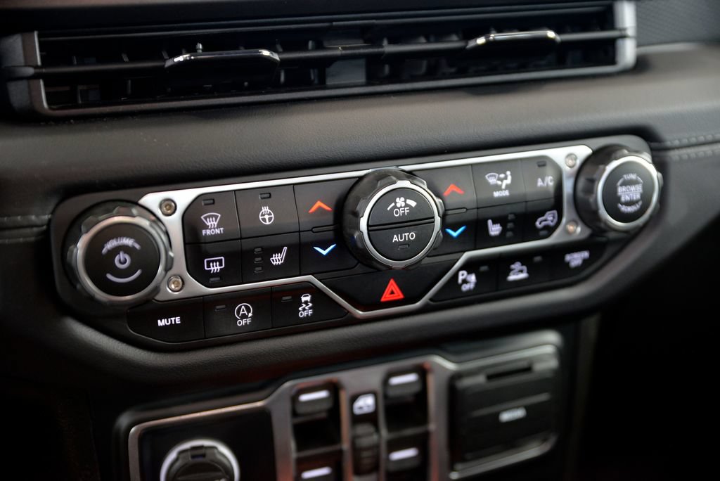 Used 2024 Jeep Wrangler Unlimited Rubicon AWD/4WD image 24