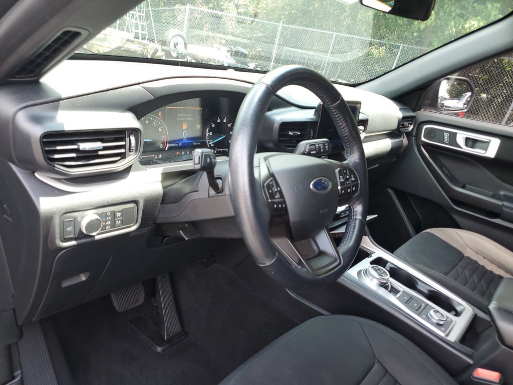 Used 2020 Ford Explorer XLT AWD/4WD image 20