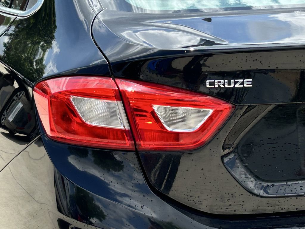 Used 2017 Chevrolet Cruze LT w/ Sun And Sound Package FWD image 7