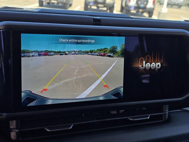 Used 2025 Jeep Gladiator Sport AWD/4WD image 20