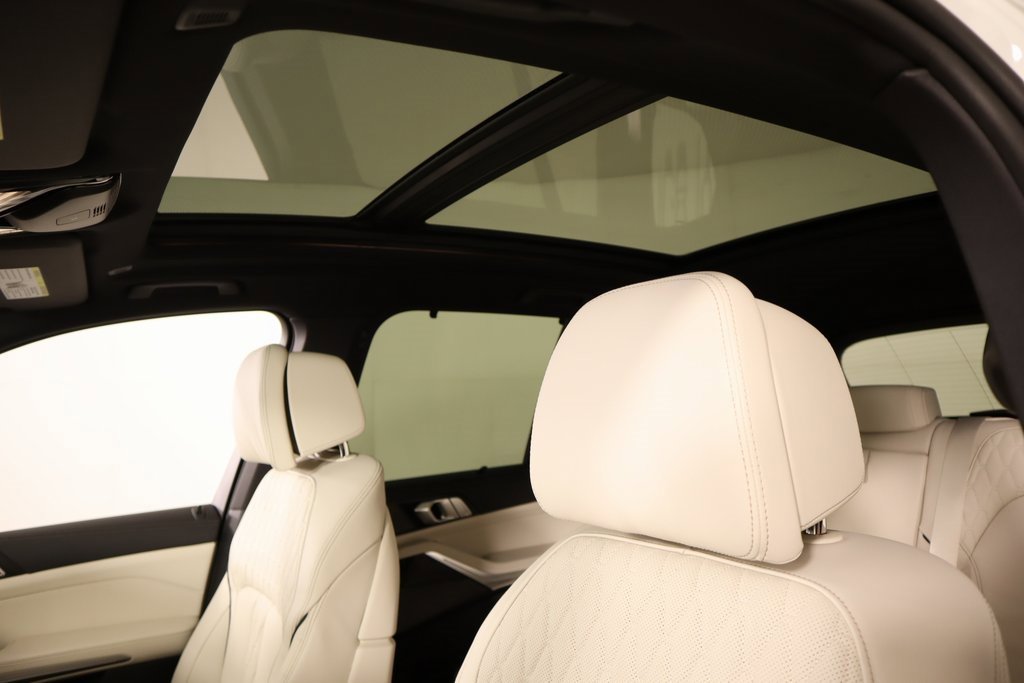 New 2026 BMW X5 M60i image 16
