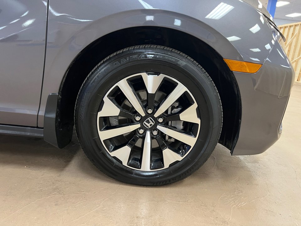Certified 2026 Honda Odyssey EX-L image 25