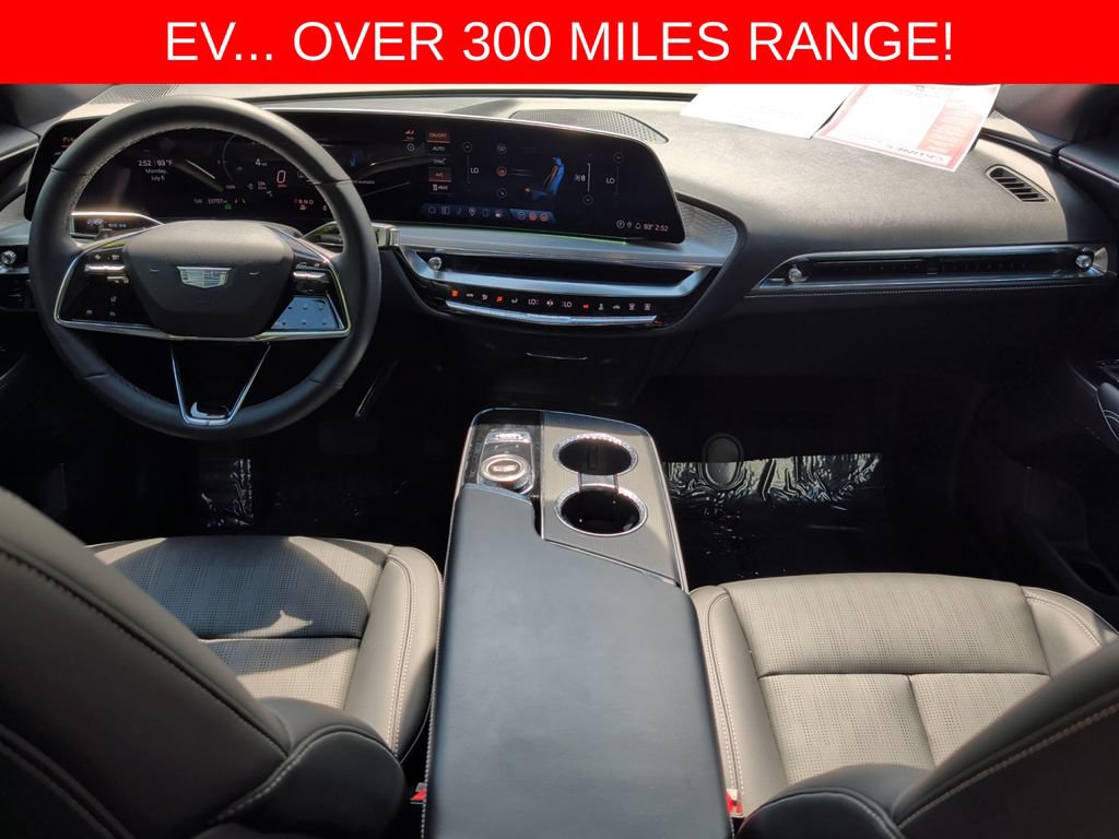 Used 2024 Cadillac Lyriq Luxury w/ LPO, Floor Liner Package AWD/4WD image 18