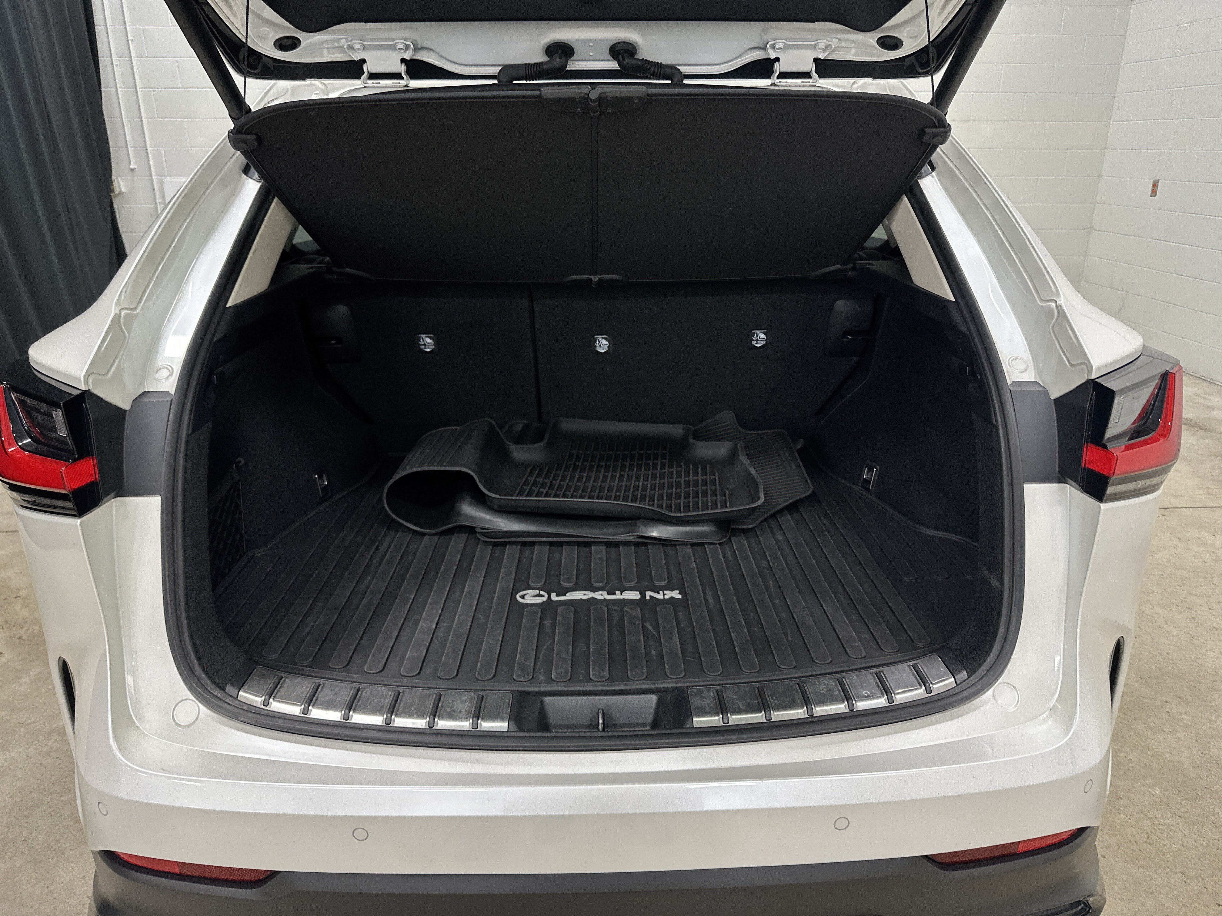 Used 2024 Lexus NX 350h AWD w/ Vision Package image 32