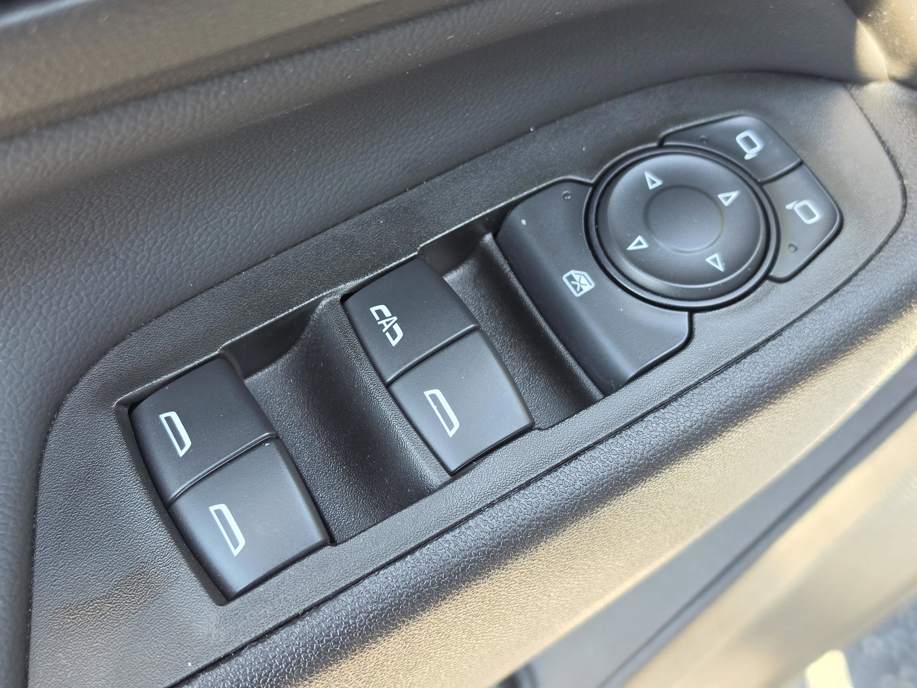 Certified 2024 Chevrolet Equinox LT FWD image 21