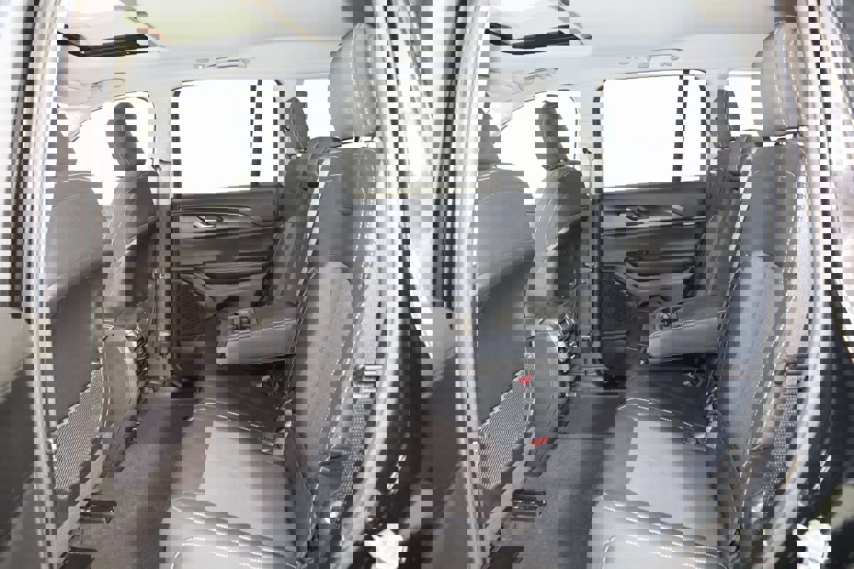 Used 2023 Jeep Grand Cherokee Laredo X image 44