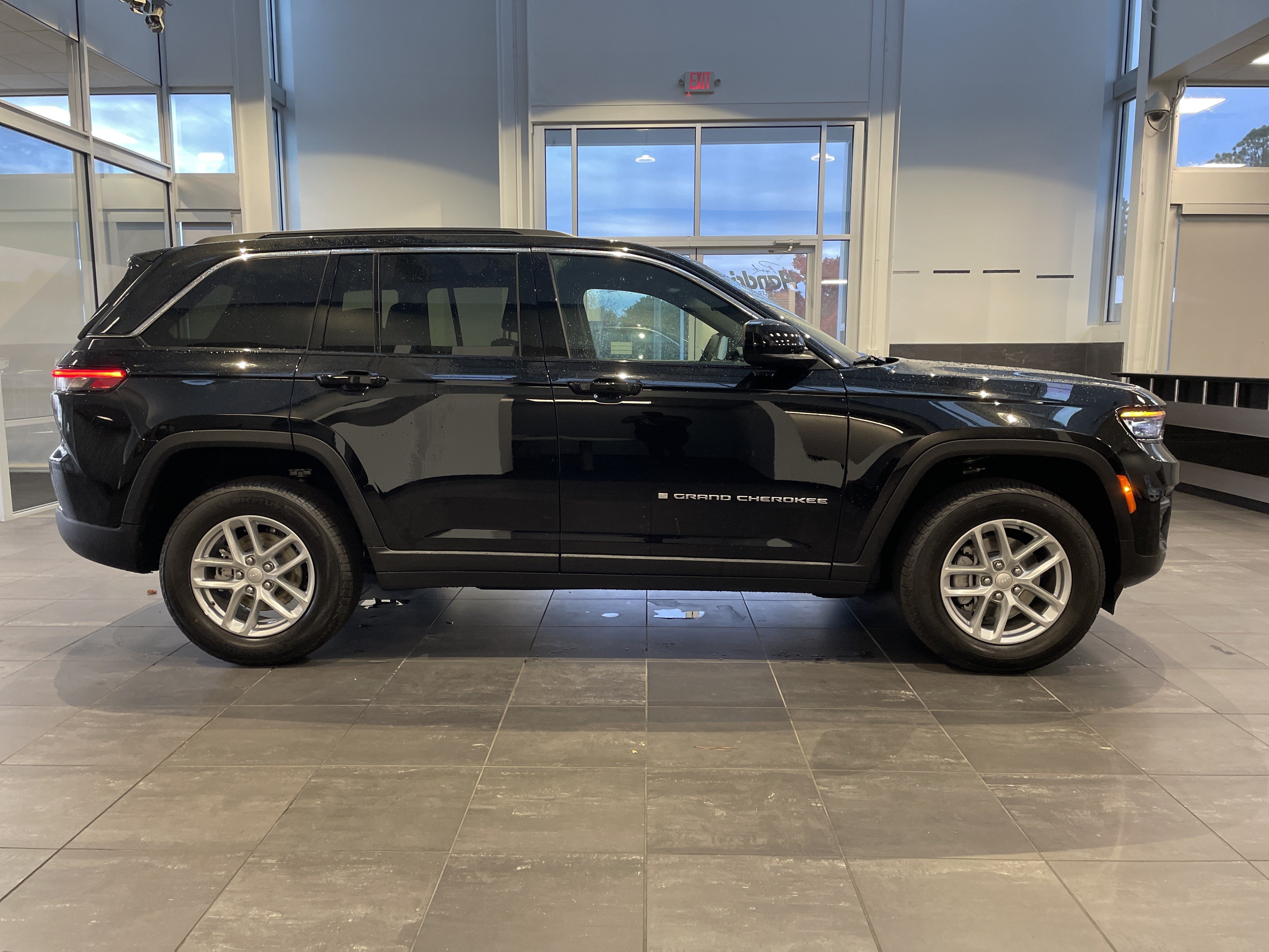 New 2025 Jeep Grand Cherokee Laredo RWD image 11