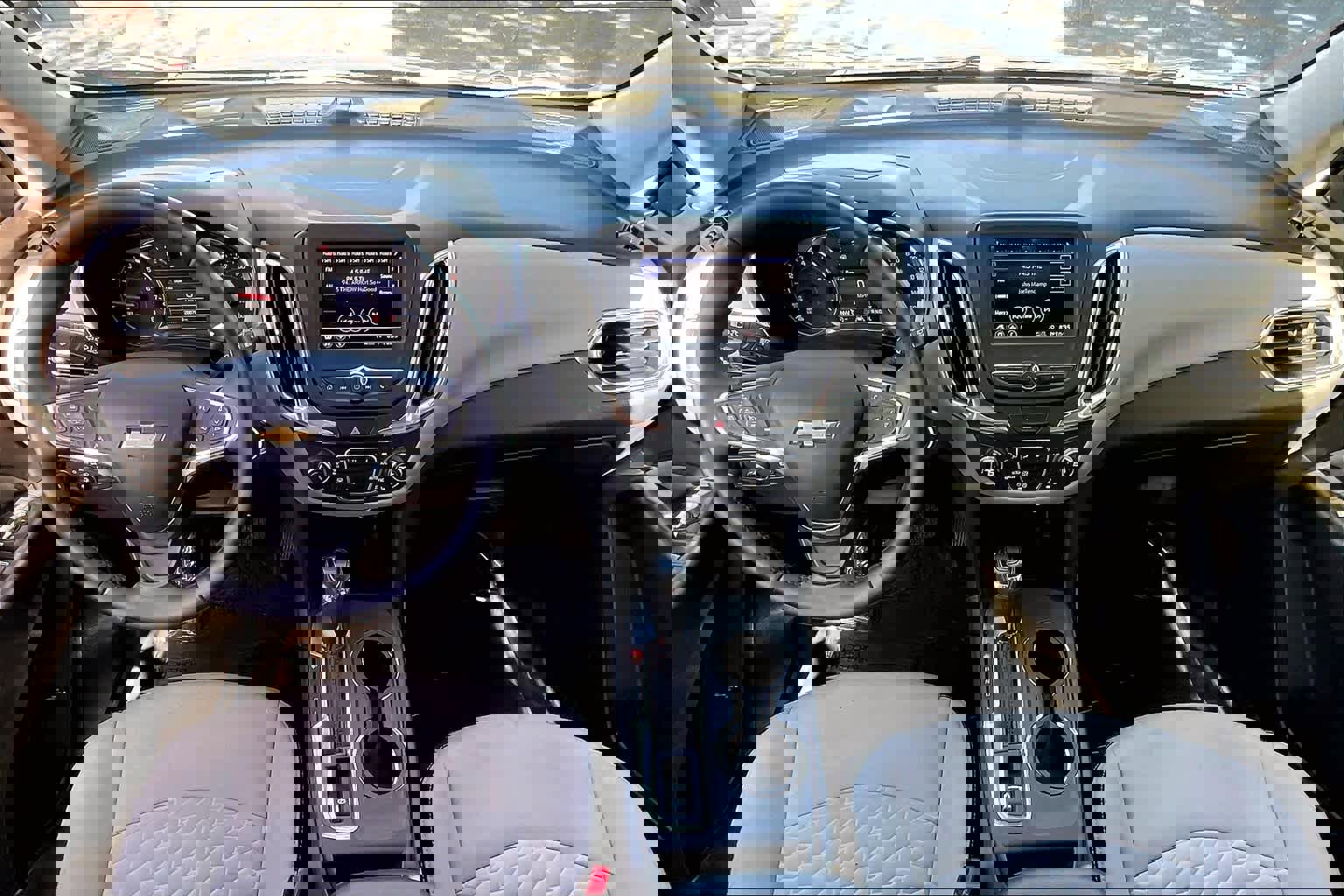 Used 2020 Chevrolet Equinox LT w/ Driver Convenience Package image 15