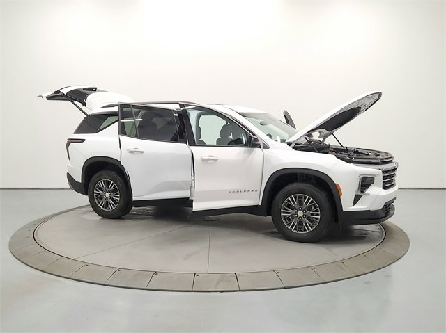 Used 2025 Chevrolet Traverse LT w/ LPO, Floor Liner Package image 16