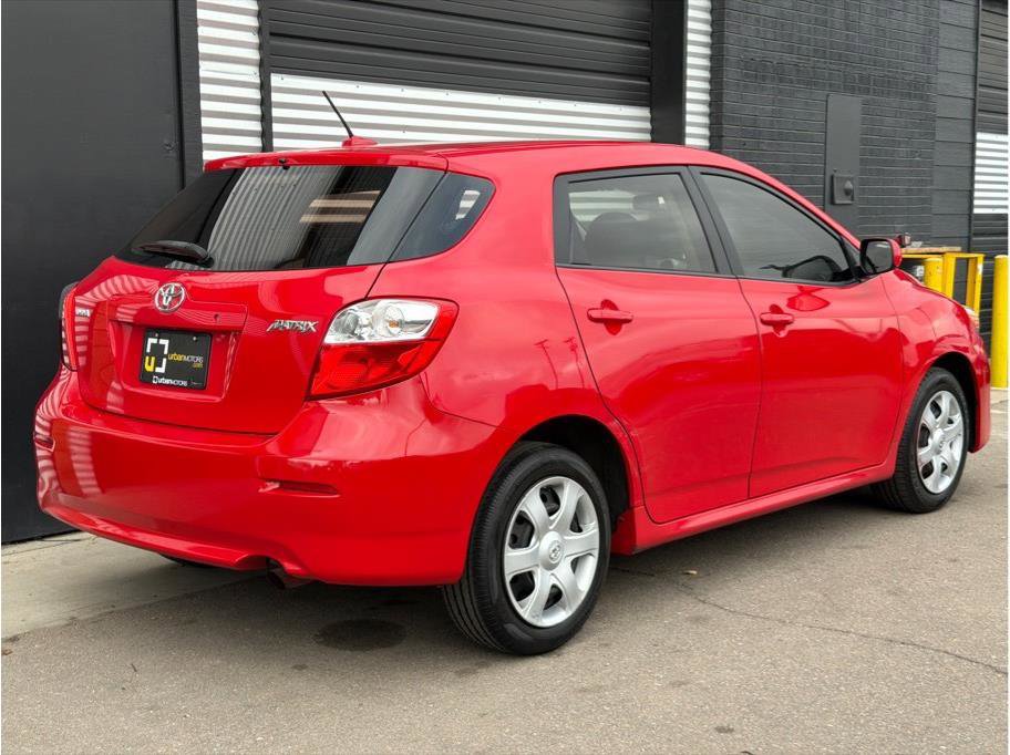 Used 2009 Toyota Matrix FWD image 3