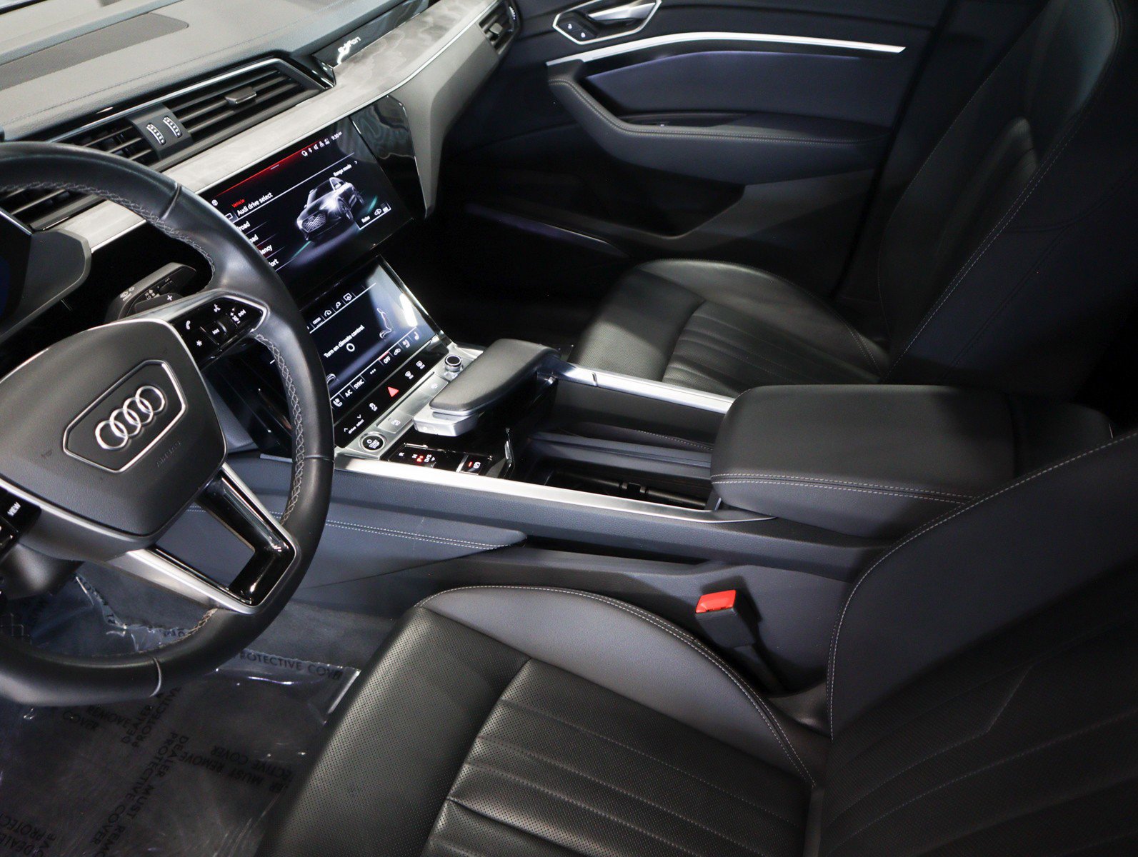 Used 2024 Audi Q8 e-tron Premium Plus image 23