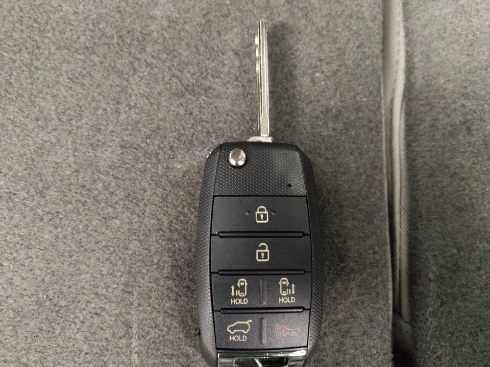 Used 2017 Kia Sedona LX FWD image 32