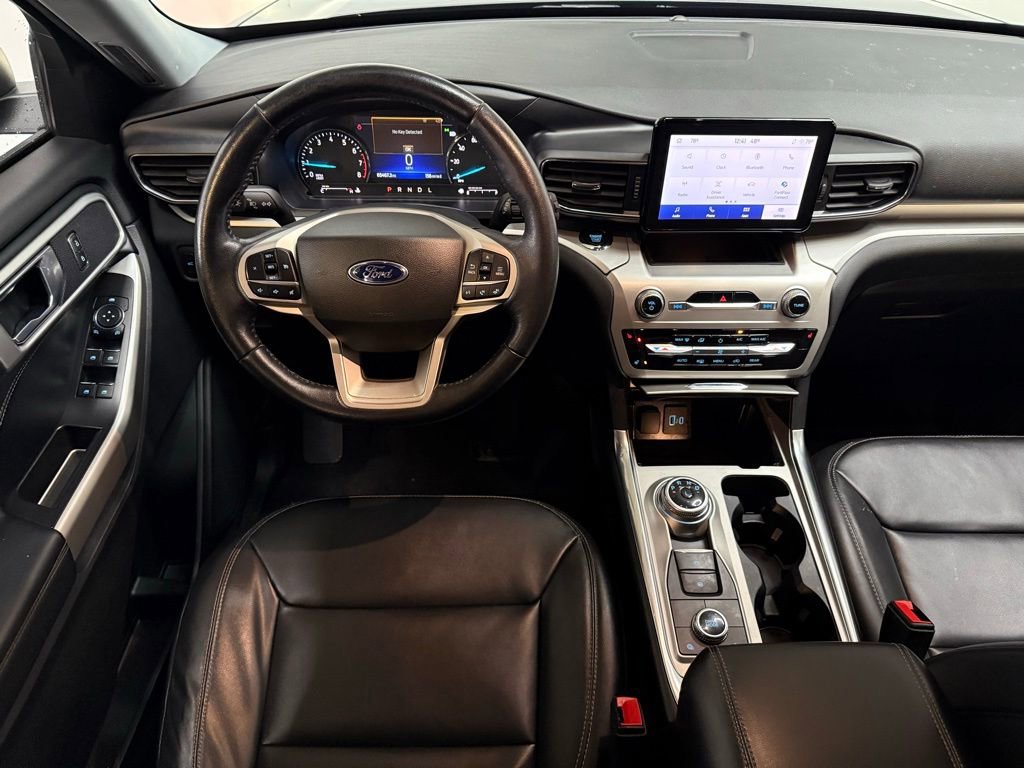 Certified 2022 Ford Explorer XLT w/ Equipment Group 202A image 5