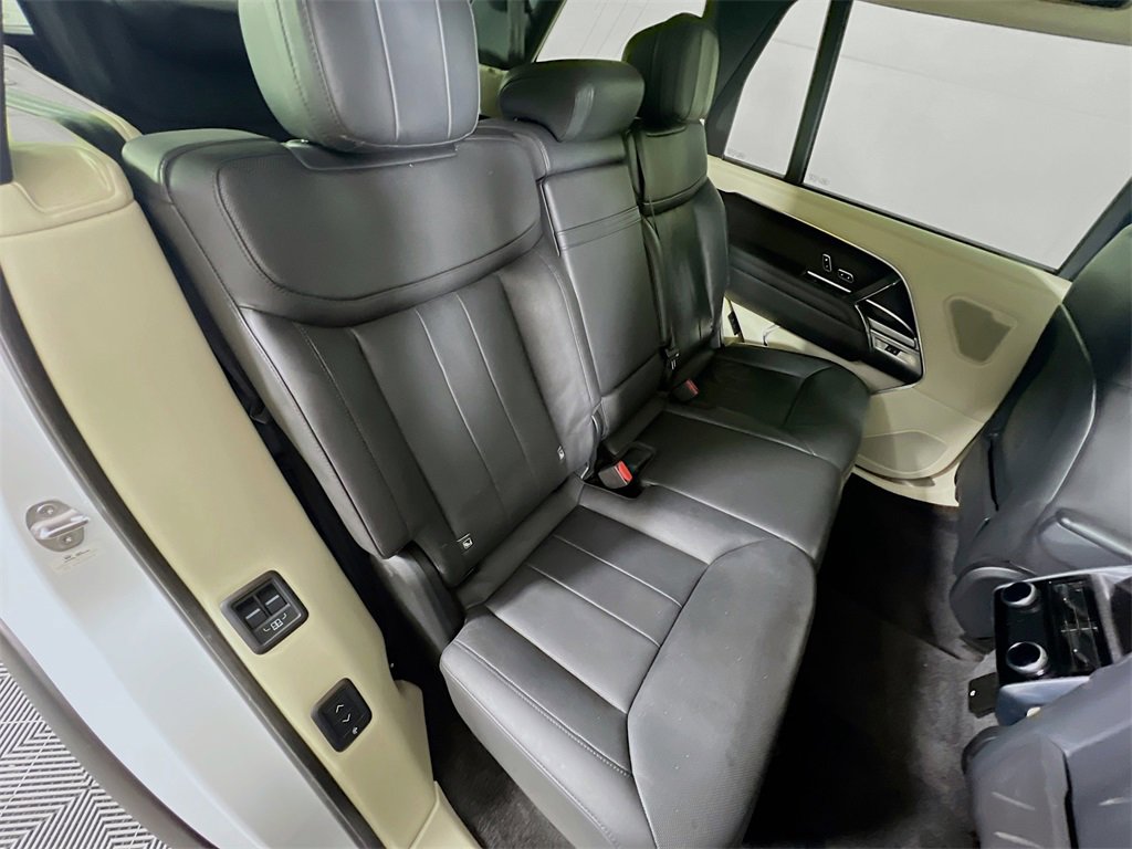 Used 2022 Land Rover Range Rover Long Wheelbase SE image 30