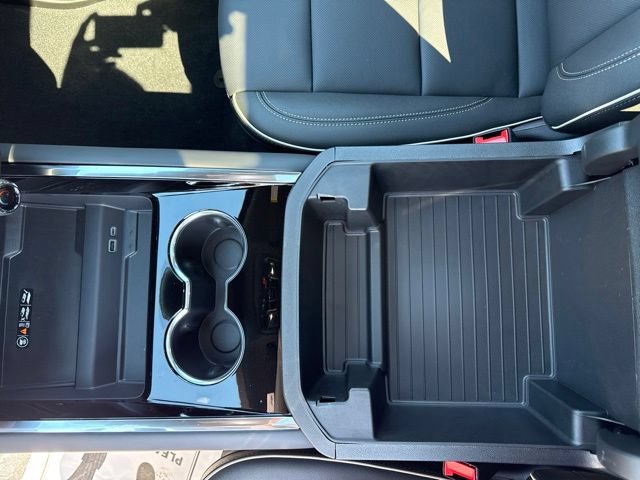 New 2026 Chevrolet Suburban Premier w/ Sun And Tow Package AWD/4WD image 32