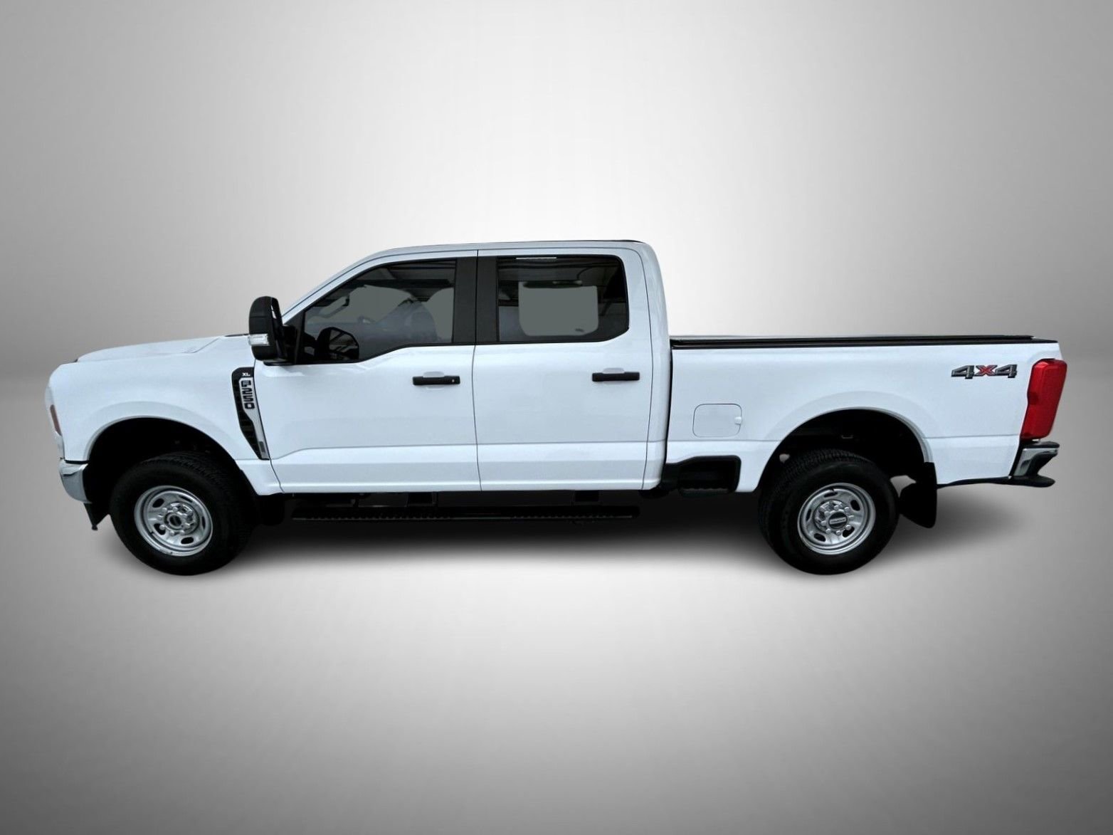 Used 2024 Ford F250 XL w/ Snow Plow/Camper Package AWD/4WD image 8