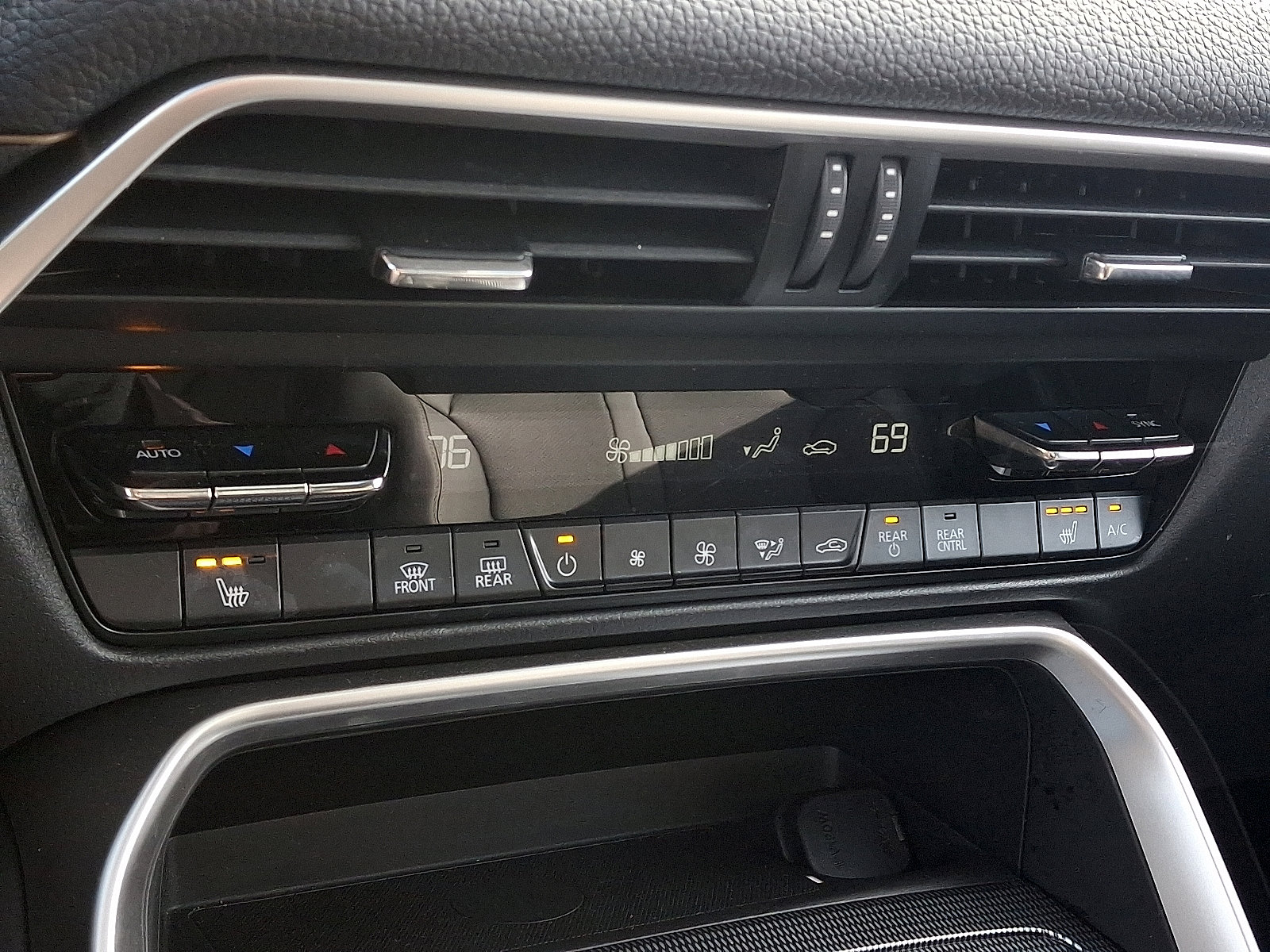 Certified 2024 MAZDA CX-90 Plug-In Hybrid w/ Premium Pkg image 18