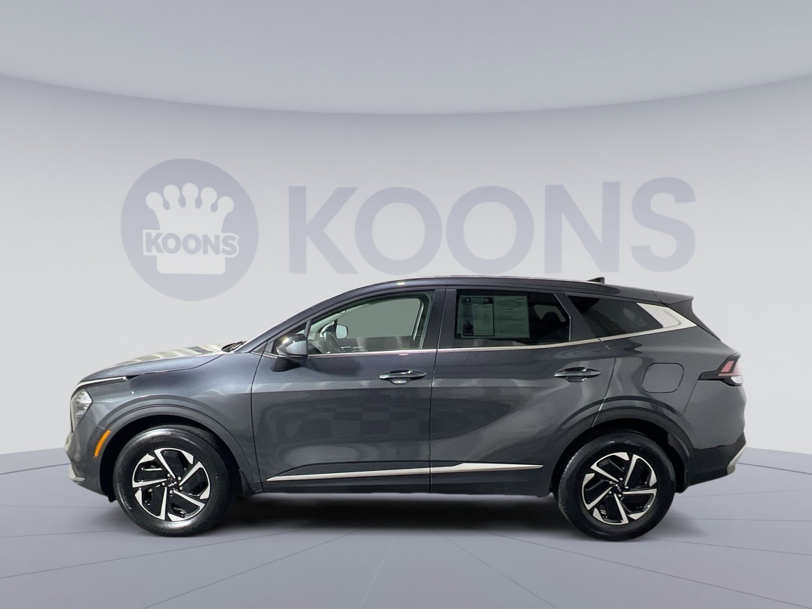 Used 2023 Kia Sportage LX image 2